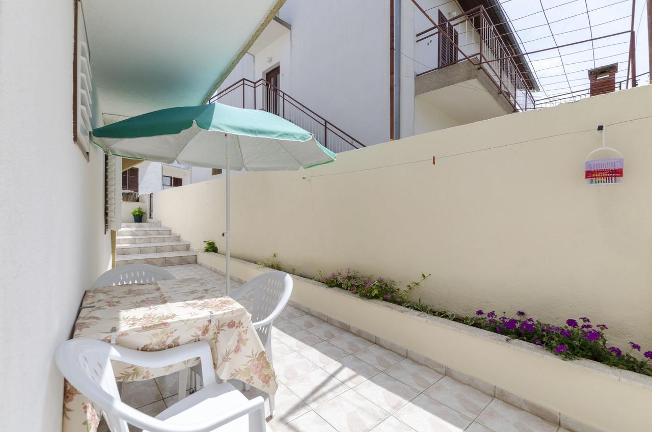 Apartments Visnja Primošten المظهر الخارجي الصورة